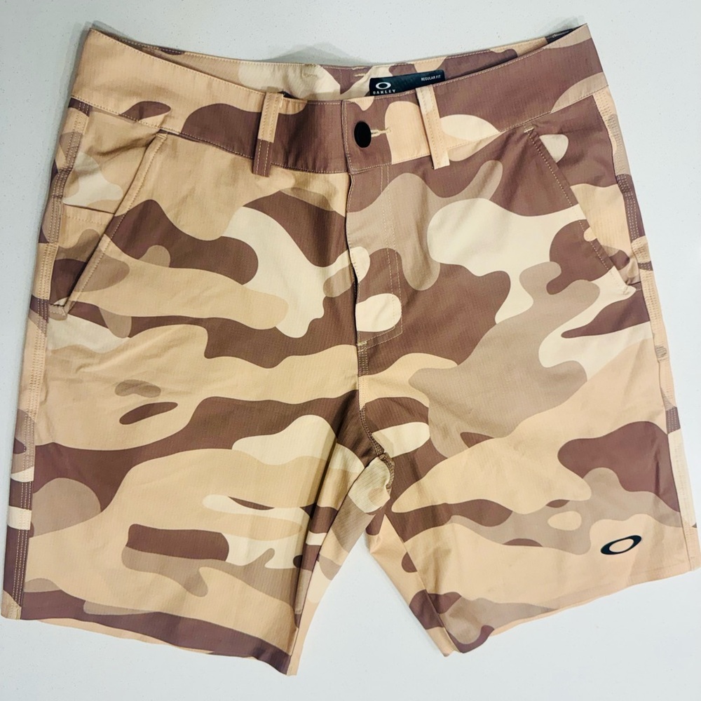 Oakley hybrid camo shorts